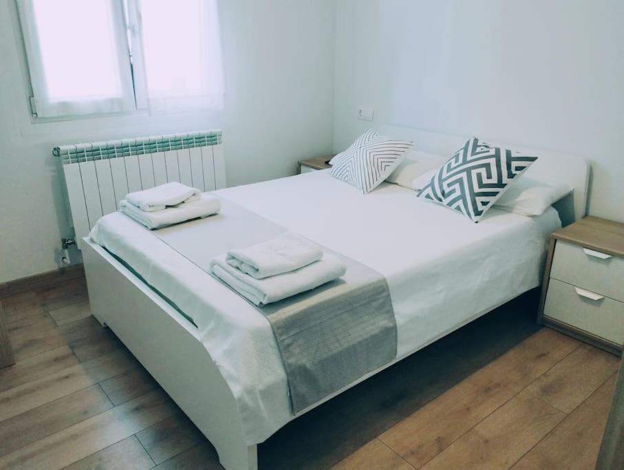 Precioso Apartamento En Pamplona Junto Al Centro Exterior photo